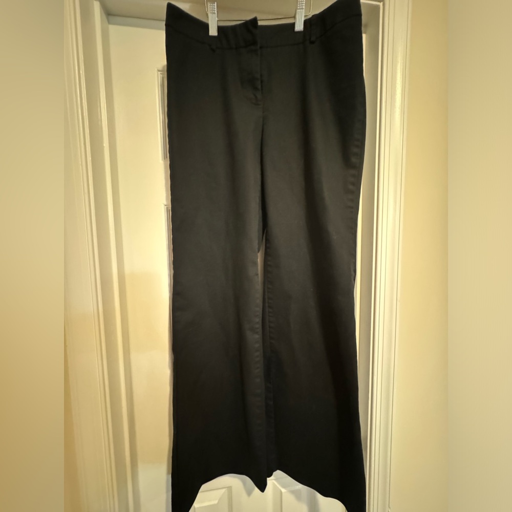 New York & Co. work trouser in wide leg. Size 4 tall